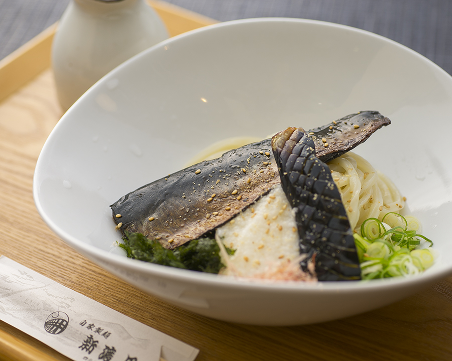 にしんと揚げ茄子と、とろろのぶっかけうどん