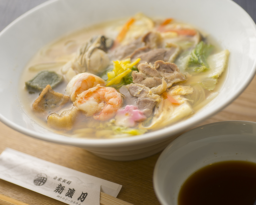 自家製ポン酢で食べる具だくさんかやくうどん