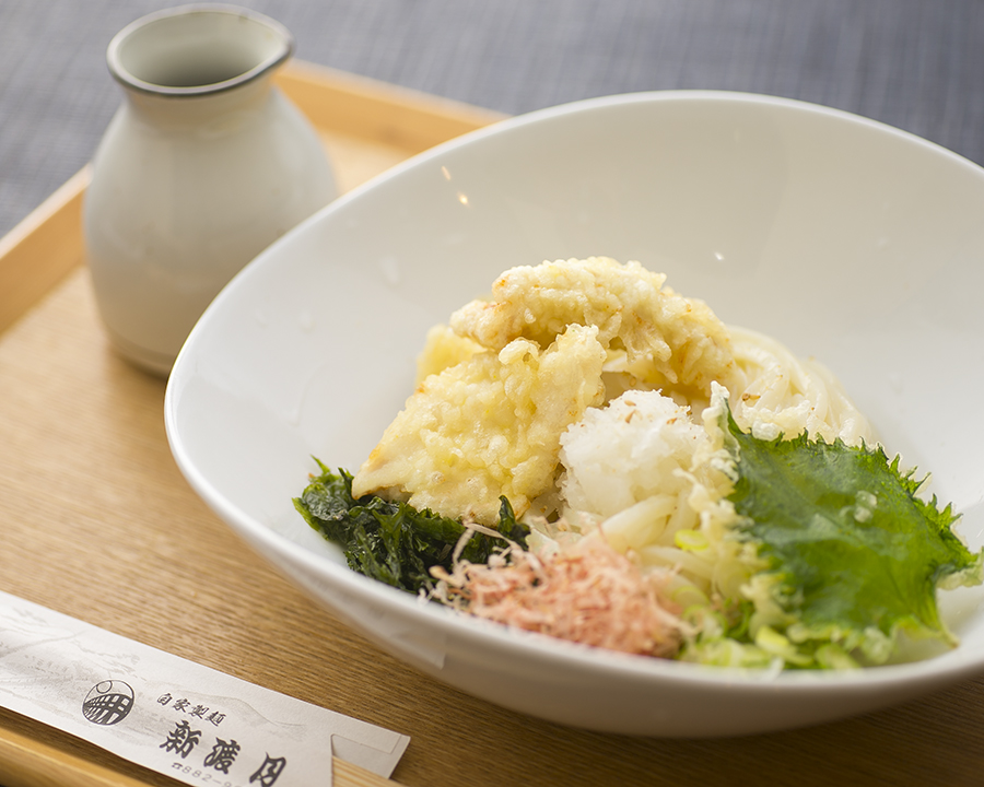 京赤地鶏の天ぷらぶっかけうどん