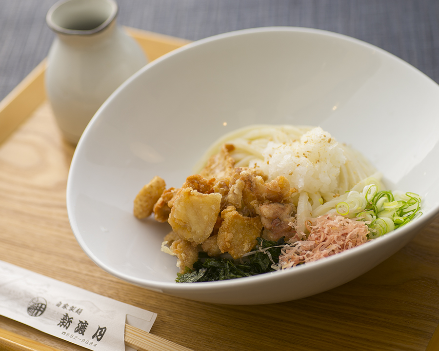 京赤地鶏の鶏皮パリパリすだちおろしのぶっかけうどん